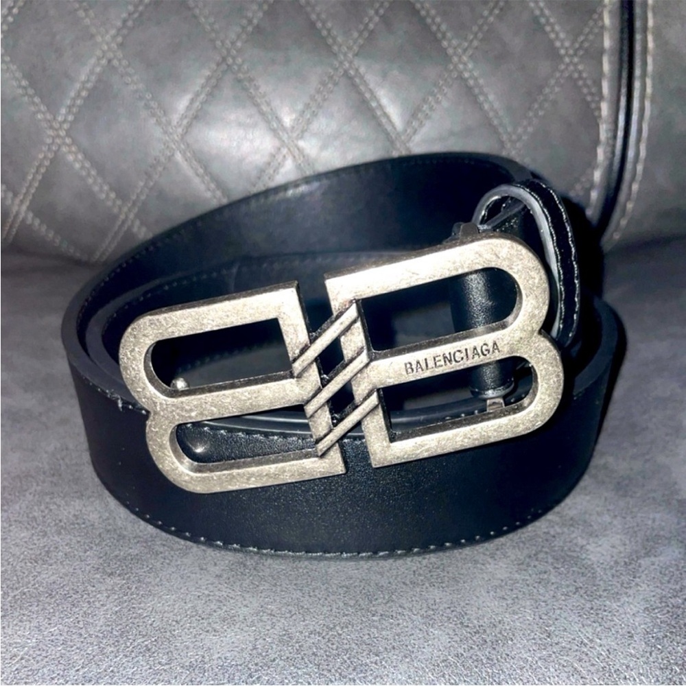 Black and silver BB signature belt